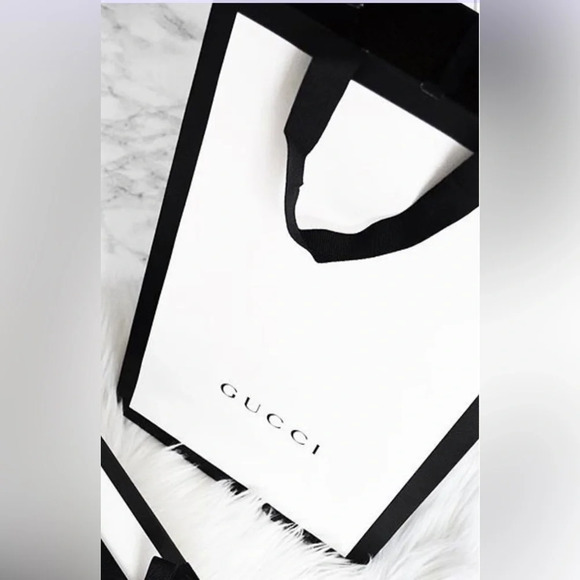 GUCCI Authentic Gift Shopping Bag White/Black SIZE 15” x 9” x 5.5” - Picture 1 of 6